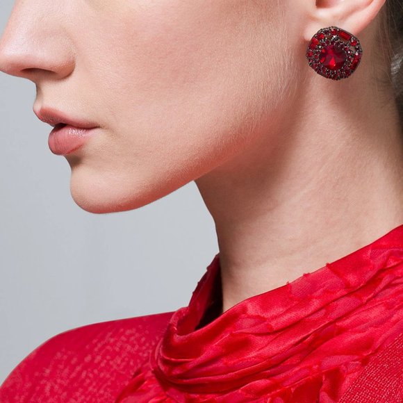 WHBM Red Crystal Glass Stud Earrings STUNNING! - Picture 4 of 5